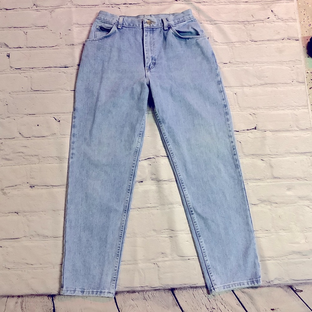 WRANGLER JEANS. Size 28